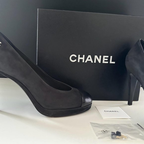 Chanel Classic Leather and Suede Platform Pump - Picture 2 of 6
